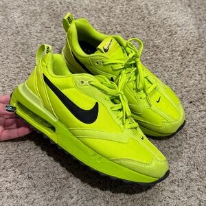 Air Max Dawn Sneaker